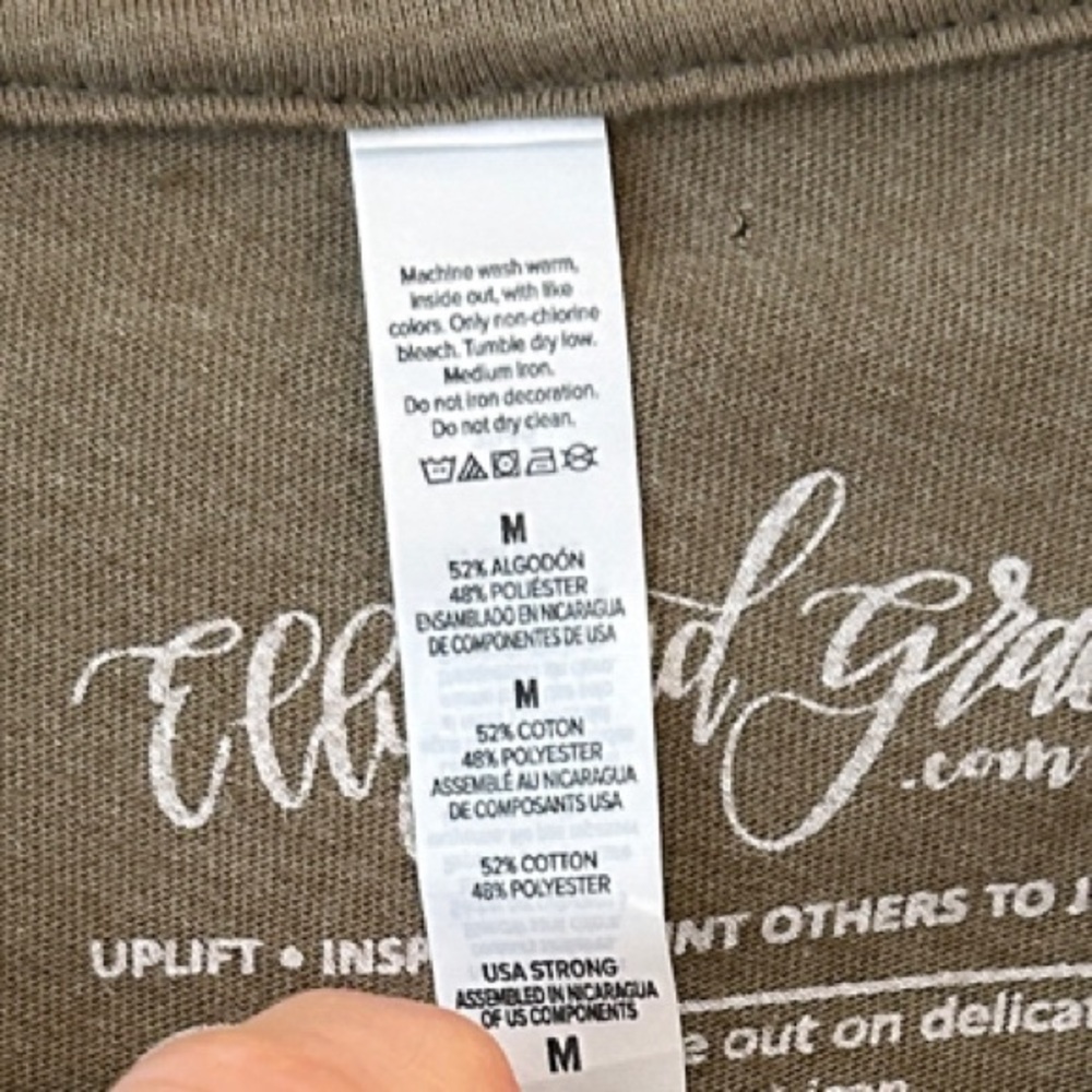 Elly and Grace Olive Inspirational Graphic Tee size medium - Picture 4 of 4